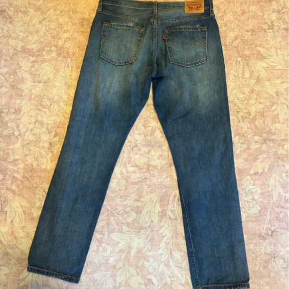 Levi's Women's Classic Blue Ripped Jeans - Picture 2 of 3